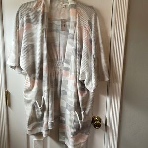 maurice’s pink and grey camo cardigan NWT